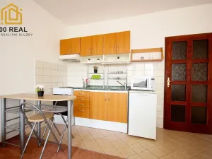 Pronájem bytu 1+kk, Hradec Králové, Kejzlarova, 28 m2