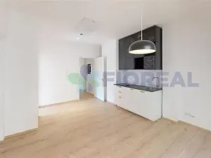 Pronájem kanceláře, Praha - Karlín, Sokolovská, 220 m2