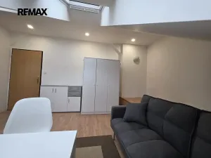 Pronájem bytu 2+kk, Praha - Dejvice, Koulova, 43 m2
