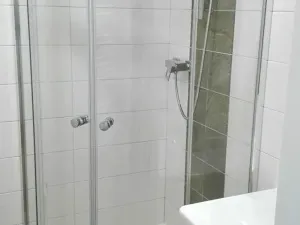 Pronájem bytu 2+kk, Králův Dvůr, Nad Stadionem, 42 m2
