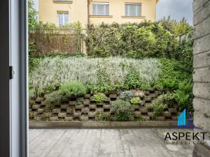 Pronájem bytu 1+1, Praha - Podolí, U podolského hřbitova, 30 m2