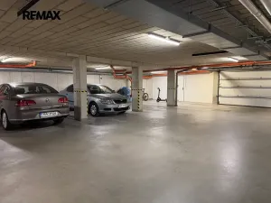 Prodej garážového stání, Slavkov u Brna, Zelnice II., 16 m2