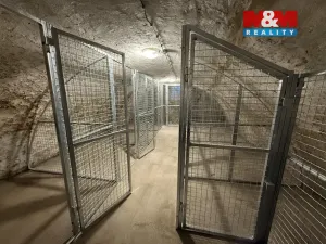 Pronájem bytu 1+kk, Třebechovice pod Orebem, Masarykovo náměstí, 41 m2