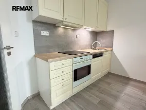 Pronájem bytu 2+kk, Praha - Nusle, Kloboučnická, 45 m2