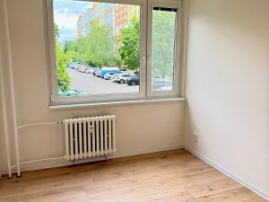 Pronájem bytu 3+1, Praha - Troja, Svídnická, 70 m2
