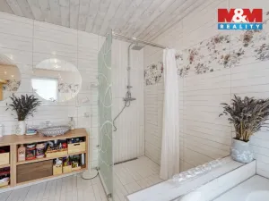 Prodej rodinného domu, Strážov, 359 m2