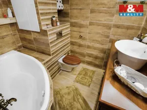 Prodej bytu 2+1, Chomutov, Holešická, 62 m2