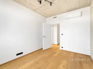 Pronájem bytu 3+kk, Praha - Vysočany, Kolbenova, 64 m2