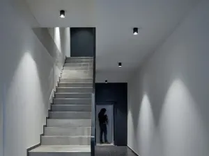 Pronájem garážového stání, Praha - Karlín, Sokolovská, 15 m2