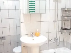 Pronájem bytu 1+kk, Praha - Kamýk, Otradovická, 37 m2
