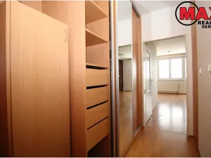 Pronájem bytu 1+kk, Praha - Troja, Hnězdenská, 36 m2