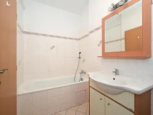 Pronájem bytu 2+kk, Praha - Vysočany, Spojovací, 36 m2