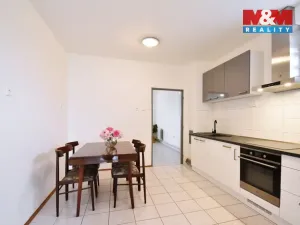 Prodej komerční nemovitosti, Libiš, 300 m2