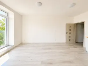 Pronájem bytu 2+kk, Milovice - Mladá, Slepá, 33 m2