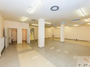 Pronájem obchodního prostoru, Karlovy Vary, Divadelní náměstí, 100 m2