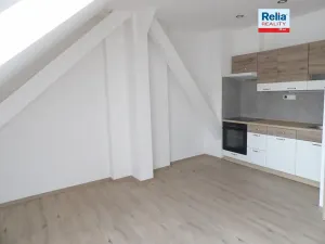 Pronájem bytu 2+kk, Liberec, Na Poříčí, 37 m2