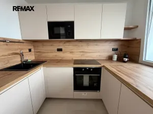 Pronájem bytu 3+kk, Praha - Strašnice, Gutova, 67 m2
