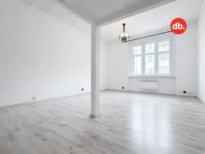 Prodej bytu 2+1, Karlovy Vary, Sokolovská, 77 m2