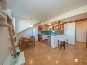 Pronájem bytu 2+kk, Praha - Vršovice, Bělocerkevská, 60 m2