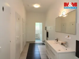 Pronájem kanceláře, Česká Lípa, Bendlova, 215 m2