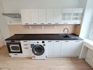 Pronájem bytu 2+1, Praha - Kobylisy, Vršní, 56 m2