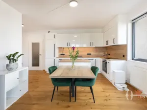 Prodej bytu 2+kk, Horoměřice, Karla IV., 55 m2