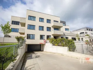 Prodej bytu 2+kk, Horoměřice, Karla IV., 55 m2
