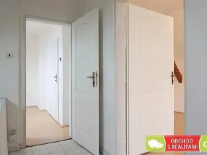 Pronájem bytu 2+kk, Praha, Nad Rohatci, 43 m2