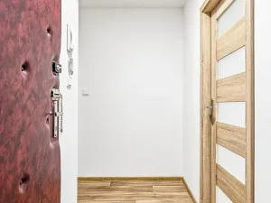 Pronájem bytu 2+kk, Praha - Bohnice, Zelenohorská, 47 m2