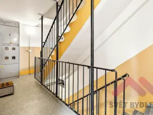 Pronájem bytu 2+kk, Praha - Bohnice, Zelenohorská, 47 m2