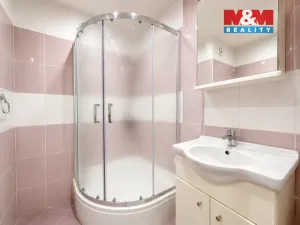Pronájem bytu 2+kk, Praha - Petrovice, Kurčatovova, 43 m2