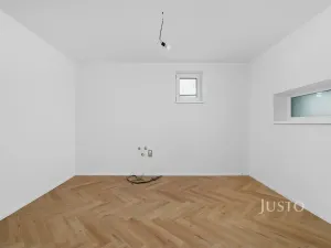 Prodej bytu 2+1, Brno, Kosatcová, 80 m2