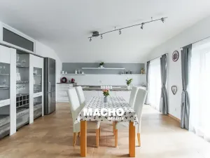 Prodej rodinného domu, Kostelec u Křížků, 353 m2