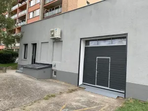 Prodej obchodního prostoru, Praha - Horní Počernice, Komárovská, 210 m2