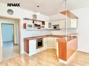 Pronájem bytu 2+kk, Beroun, Nad Paloučkem, 58 m2