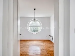 Prodej kanceláře, Křižanov, Benešovo náměstí, 530 m2