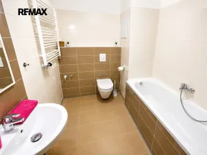Pronájem bytu 1+kk, Praha - Uhříněves, Blšanecká, 32 m2