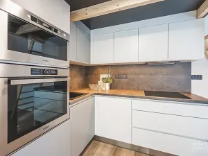 Prodej bytu 1+kk, Hradec Králové, 44 m2