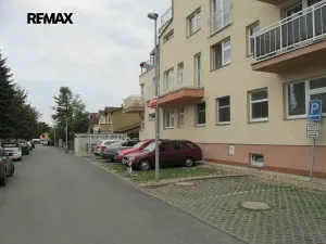 Pronájem garážového stání, Praha - Suchdol, Internacionální, 15 m2