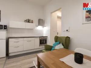 Pronájem bytu 1+kk, Praha - Žižkov, Bořivojova, 33 m2