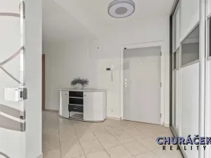 Prodej bytu 3+kk, Praha - Hrdlořezy, V třešňovce, 287 m2