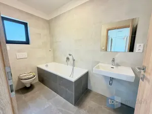 Pronájem bytu 3+kk, Králův Dvůr, Tři Vršky, 67 m2