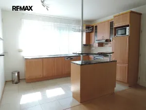 Pronájem rodinného domu, Hostivice, Řehníkova, 150 m2
