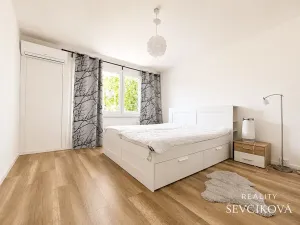 Pronájem bytu 3+kk, Hradec Králové, Severní, 58 m2