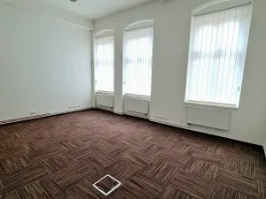 Pronájem komerční, Karlovy Vary, Varšavská, 40 m2