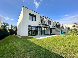 Pronájem rodinného domu, Hradec Králové, 166 m2