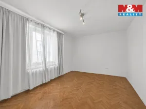 Pronájem bytu 2+1, Pardubice - Zelené Předměstí, Benešovo náměstí, 55 m2