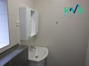 Pronájem bytu 1+1, Karlovy Vary, Jáchymovská, 46 m2