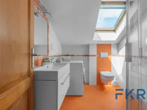 Prodej rodinného domu, Praha - Dolní Počernice, Listopadová, 242 m2