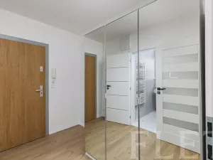 Pronájem bytu 2+kk, Praha - Holešovice, Poupětova, 50 m2